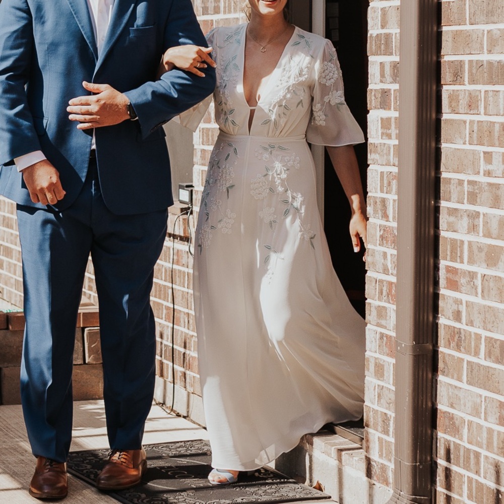 Hope and Ivy embroidery wedding dress - Picture 8 of 9